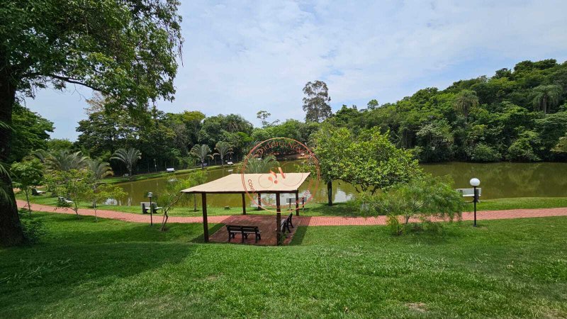 Casa T&eacute;rrea &agrave; venda, 140m - 3 Dormit&oacute;rios, sendo 1 Su&iacute;te - Moderna com Piscina&ndash; R$ 970.000 Avenida Ipanema Sorocaba - 