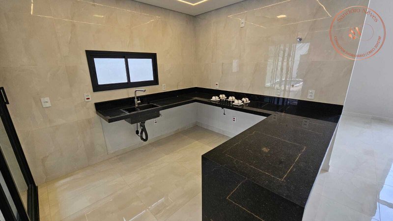 Casa T&eacute;rrea &agrave; venda, 140m - 3 Dormit&oacute;rios, sendo 1 Su&iacute;te - Moderna com Piscina&ndash; R$ 970.000 Avenida Ipanema Sorocaba - 