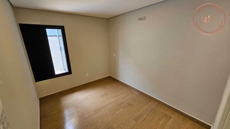 Casa T&eacute;rrea &agrave; venda, 140m - 3 Dormit&oacute;rios, sendo 1 Su&iacute;te - Moderna com Piscina&ndash; R$ 970.000 Avenida Ipanema Sorocaba - 