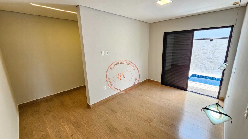 Casa T&eacute;rrea &agrave; venda, 140m - 3 Dormit&oacute;rios, sendo 1 Su&iacute;te - Moderna com Piscina&ndash; R$ 970.000 Avenida Ipanema Sorocaba - 