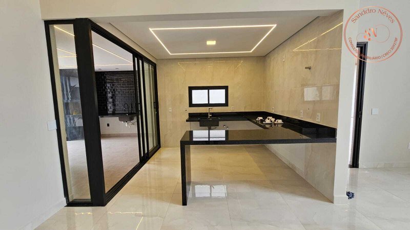 Casa T&eacute;rrea &agrave; venda, 140m - 3 Dormit&oacute;rios, sendo 1 Su&iacute;te - Moderna com Piscina&ndash; R$ 970.000 Avenida Ipanema Sorocaba - 