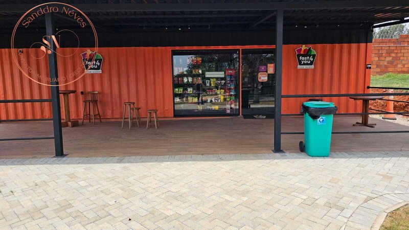 Casa T&eacute;rrea &agrave; venda, 140m - 3 Dormit&oacute;rios, sendo 1 Su&iacute;te - Moderna com Piscina&ndash; R$ 970.000 Avenida Ipanema Sorocaba - 