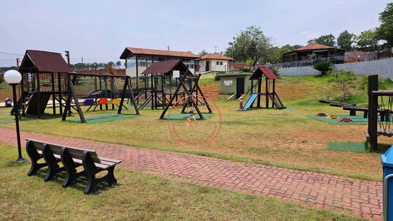 Casa T&eacute;rrea &agrave; venda, 140m - 3 Dormit&oacute;rios, sendo 1 Su&iacute;te - Moderna com Piscina&ndash; R$ 970.000 Avenida Ipanema Sorocaba - 