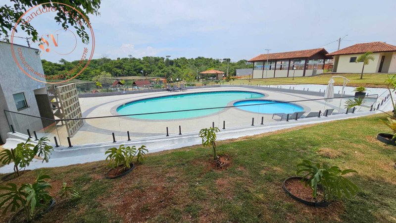 Casa T&eacute;rrea &agrave; venda, 140m - 3 Dormit&oacute;rios, sendo 1 Su&iacute;te - Moderna com Piscina&ndash; R$ 970.000 Avenida Ipanema Sorocaba - 