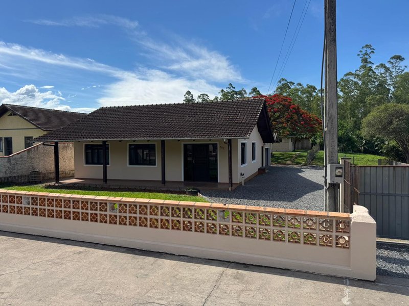 Casa no bairro Pomeranos Rua Pomeranos Timbó - 