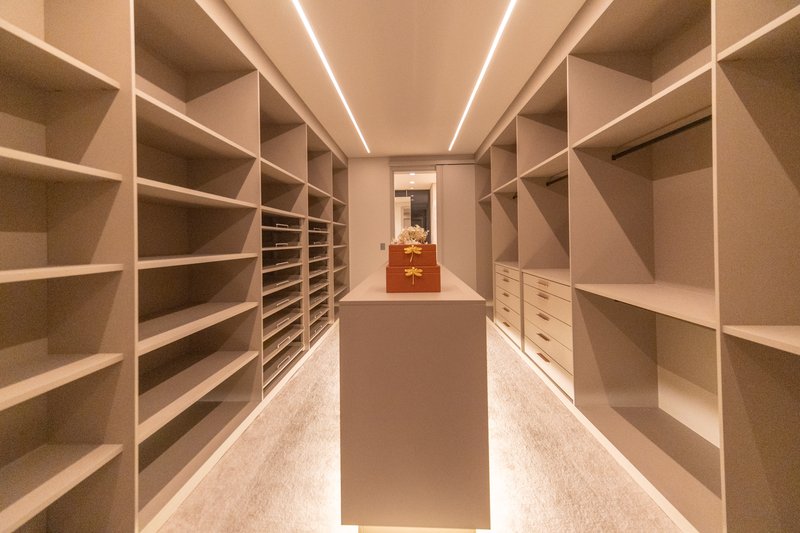 A MANS&Atilde;O QUE DEFINE O ALTO LUXO NO TAMBOR&Eacute; 2 Praça China Santana de Parnaíba - 