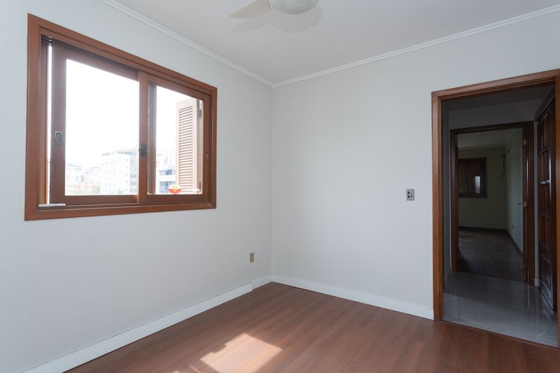 R$ 760.000 - COBERTURA DUPLEX - 157M2 - 2 DORM - SU&Iacute;TE - TERRA&Ccedil;O - 2 VAGAS Rua Domingos Rubbo Porto Alegre - 