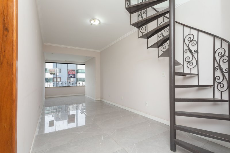 R$ 760.000 - COBERTURA DUPLEX - 157M2 - 2 DORM - SU&Iacute;TE - TERRA&Ccedil;O - 2 VAGAS Rua Domingos Rubbo Porto Alegre - 