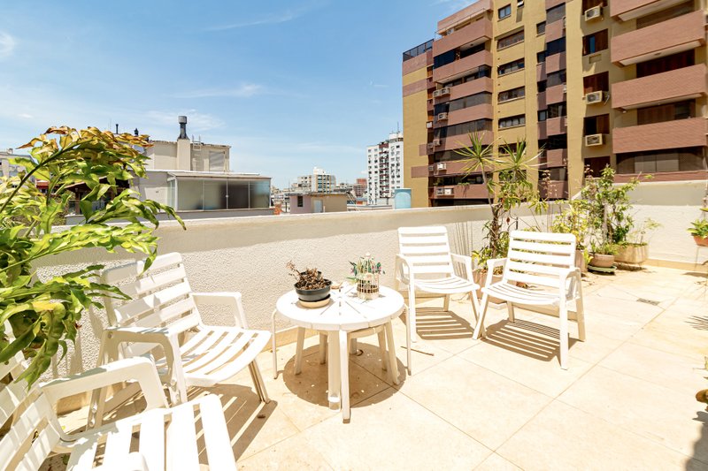 R$ 720.000 - COBERTURA DUPLEX - 124M2 - 1 DORM - SU&Iacute;TE - TERRA&Ccedil;O - 1 VAGA Rua General João Telles Porto Alegre - 