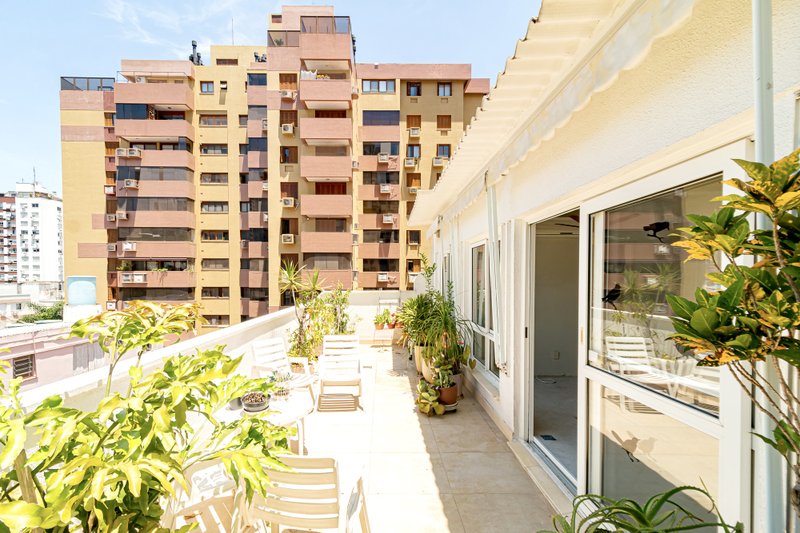 R$ 720.000 - COBERTURA DUPLEX - 124M2 - 1 DORM - SU&Iacute;TE - TERRA&Ccedil;O - 1 VAGA Rua General João Telles Porto Alegre - 