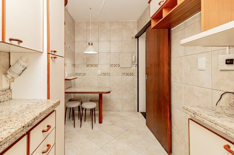 R$ 720.000 - COBERTURA DUPLEX - 124M2 - 1 DORM - SU&Iacute;TE - TERRA&Ccedil;O - 1 VAGA Rua General João Telles Porto Alegre - 