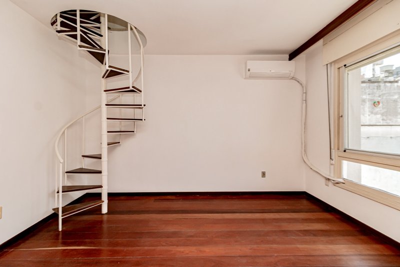 R$ 720.000 - COBERTURA DUPLEX - 124M2 - 1 DORM - SU&Iacute;TE - TERRA&Ccedil;O - 1 VAGA Rua General João Telles Porto Alegre - 