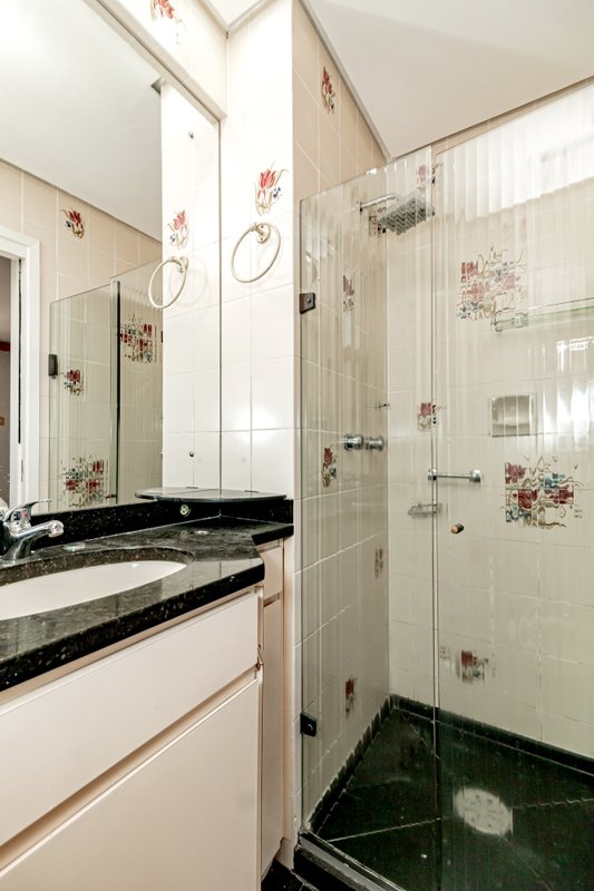 R$ 720.000 - COBERTURA DUPLEX - 124M2 - 1 DORM - SU&Iacute;TE - TERRA&Ccedil;O - 1 VAGA Rua General João Telles Porto Alegre - 