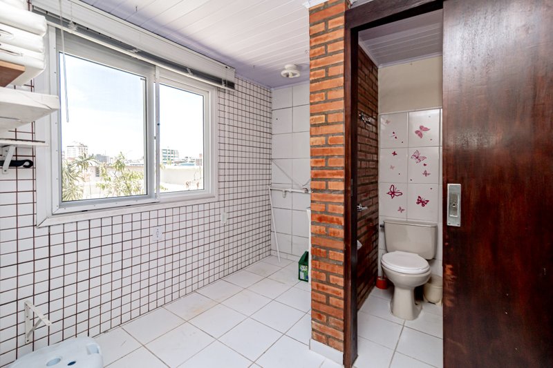 R$ 720.000 - COBERTURA DUPLEX - 124M2 - 1 DORM - SU&Iacute;TE - TERRA&Ccedil;O - 1 VAGA Rua General João Telles Porto Alegre - 