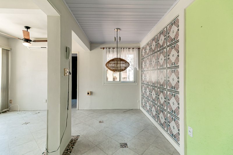 R$ 720.000 - COBERTURA DUPLEX - 124M2 - 1 DORM - SU&Iacute;TE - TERRA&Ccedil;O - 1 VAGA Rua General João Telles Porto Alegre - 