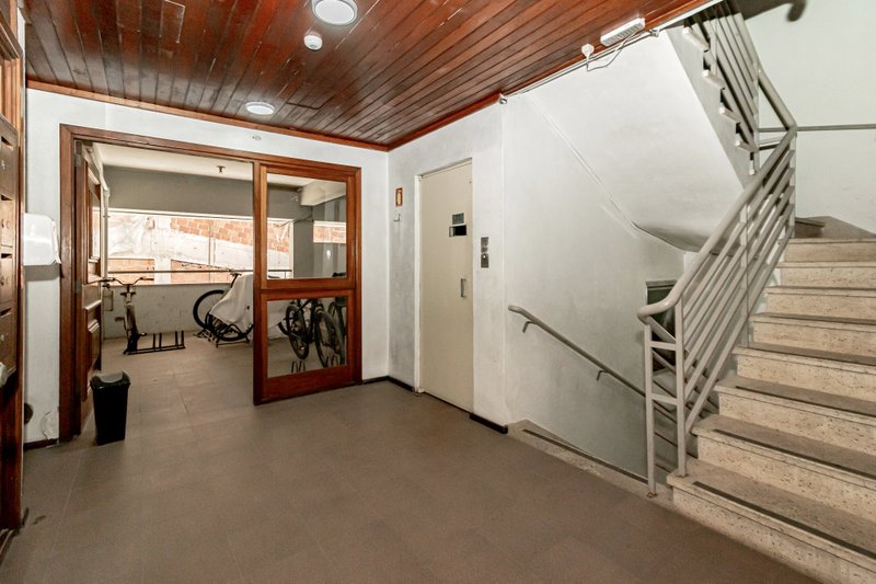 R$ 720.000 - COBERTURA DUPLEX - 124M2 - 1 DORM - SU&Iacute;TE - TERRA&Ccedil;O - 1 VAGA Rua General João Telles Porto Alegre - 