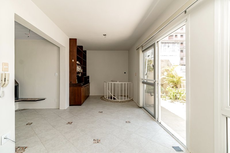 R$ 720.000 - COBERTURA DUPLEX - 124M2 - 1 DORM - SU&Iacute;TE - TERRA&Ccedil;O - 1 VAGA Rua General João Telles Porto Alegre - 