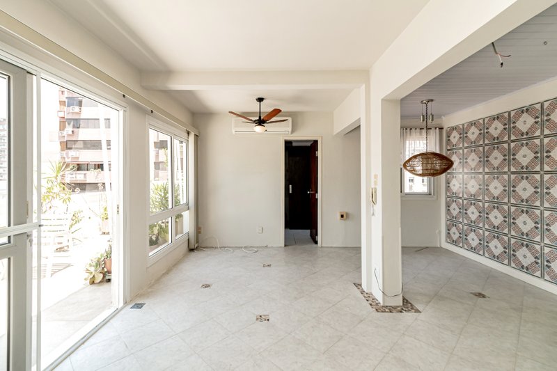 R$ 720.000 - COBERTURA DUPLEX - 124M2 - 1 DORM - SU&Iacute;TE - TERRA&Ccedil;O - 1 VAGA Rua General João Telles Porto Alegre - 