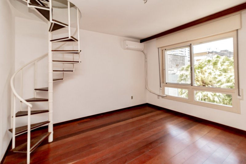 R$ 720.000 - COBERTURA DUPLEX - 124M2 - 1 DORM - SU&Iacute;TE - TERRA&Ccedil;O - 1 VAGA Rua General João Telles Porto Alegre - 