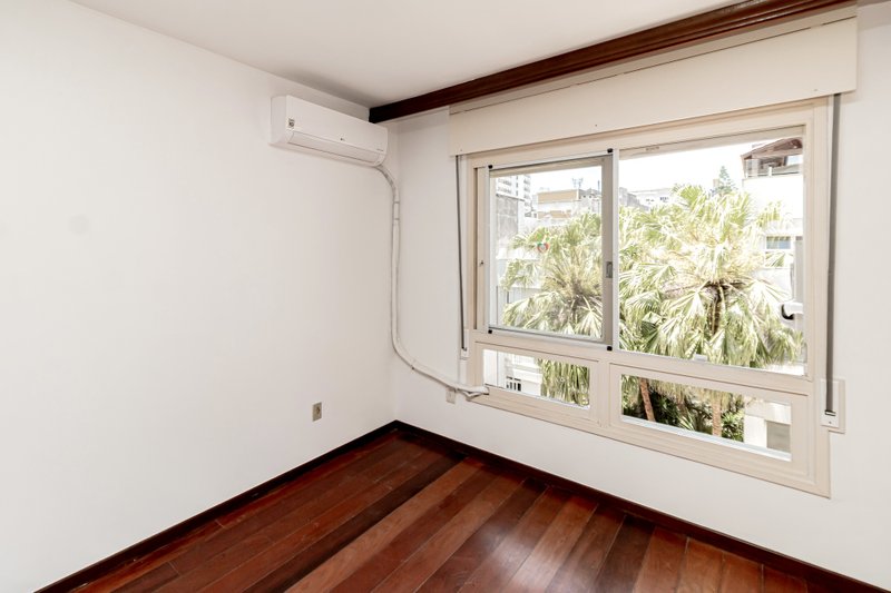 R$ 720.000 - COBERTURA DUPLEX - 124M2 - 1 DORM - SU&Iacute;TE - TERRA&Ccedil;O - 1 VAGA Rua General João Telles Porto Alegre - 