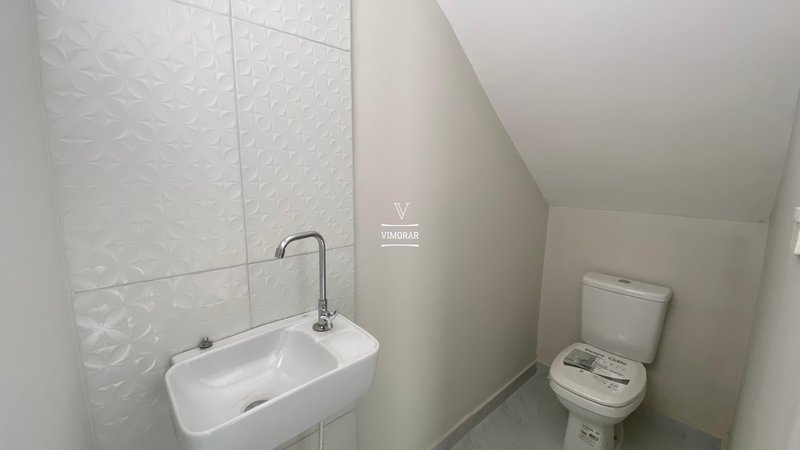 Sobrado 2 dormit&oacute;rios + 2 vagas de garagem  Itaquaquecetuba - 