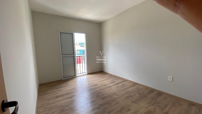 Sobrado 2 dormit&oacute;rios + 2 vagas de garagem  Itaquaquecetuba - 