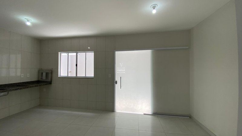 Sobrado 2 dormit&oacute;rios + 2 vagas de garagem  Itaquaquecetuba - 