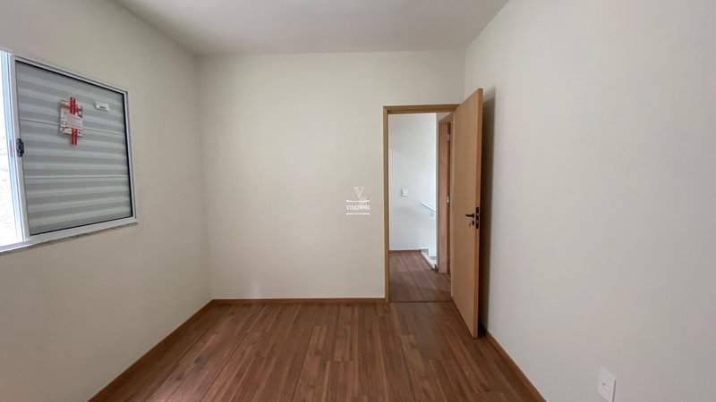 Sobrado 2 dormit&oacute;rios + 2 vagas de garagem  Itaquaquecetuba - 