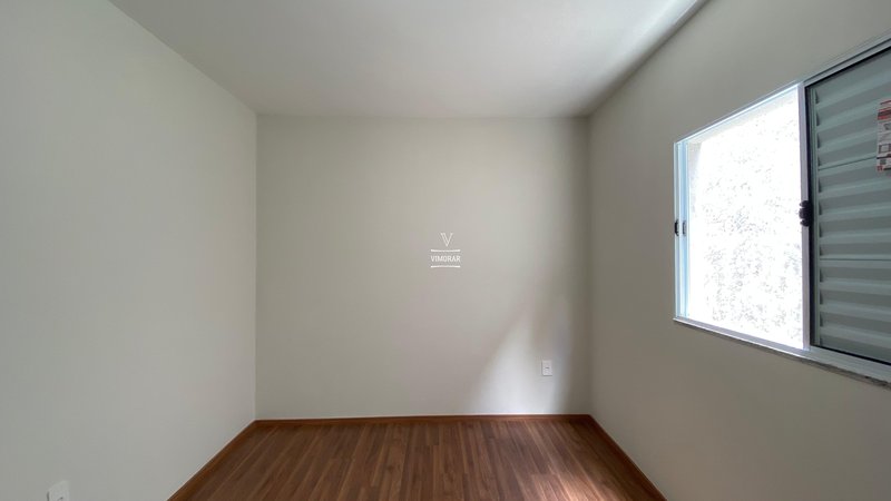 Sobrado 2 dormit&oacute;rios + 2 vagas de garagem  Itaquaquecetuba - 