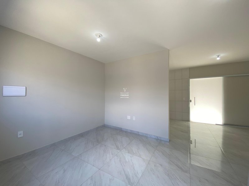 Sobrado 2 dormit&oacute;rios + 2 vagas de garagem  Itaquaquecetuba - 