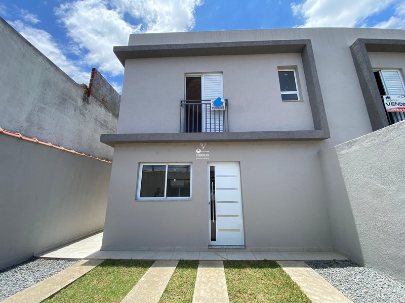 Sobrado 2 dormit&oacute;rios + 2 vagas de garagem  Itaquaquecetuba - 