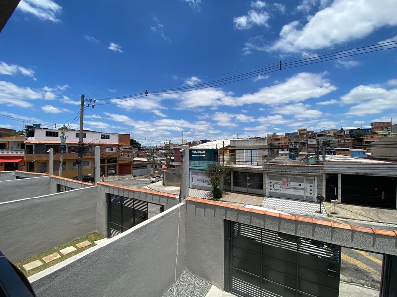 Sobrado 2 dormit&oacute;rios + 2 vagas de garagem  Itaquaquecetuba - 