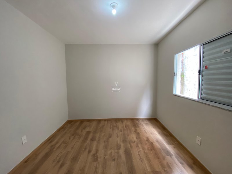 Sobrado 2 dormit&oacute;rios + 2 vagas de garagem  Itaquaquecetuba - 