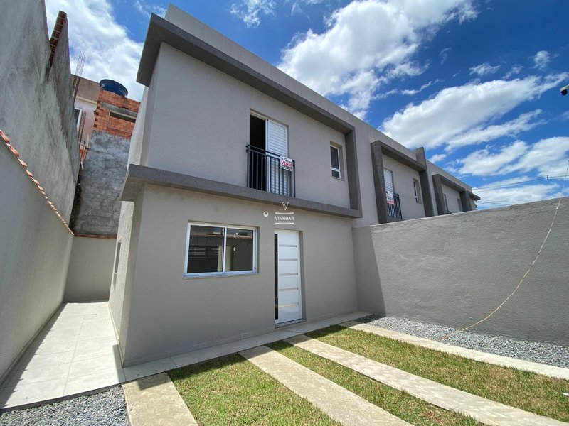 Sobrado 2 dormit&oacute;rios + 2 vagas de garagem  Itaquaquecetuba - 