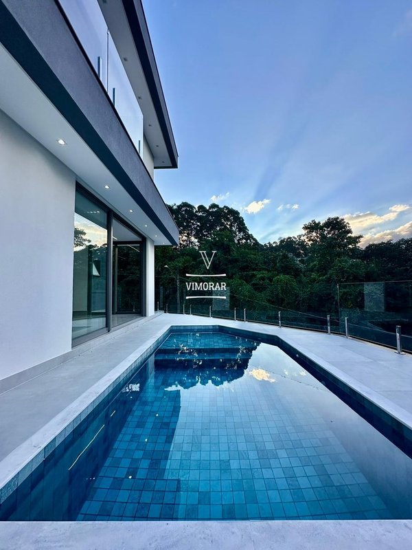 Sobrado 4 su&iacute;tes + &aacute;rea gourmet com piscina  Arujá - 