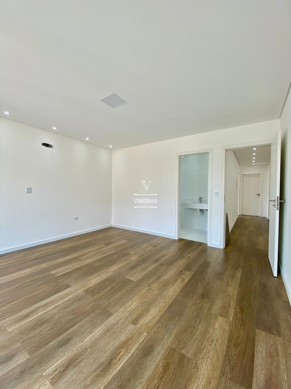 Sobrado 4 su&iacute;tes + 4 vagas de garagem  Arujá - 