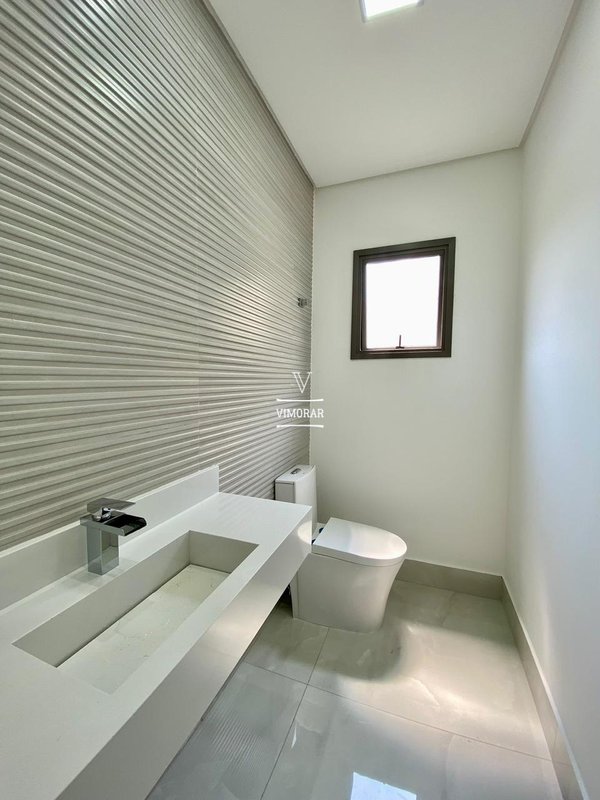 Sobrado 4 su&iacute;tes + 4 vagas de garagem  Arujá - 