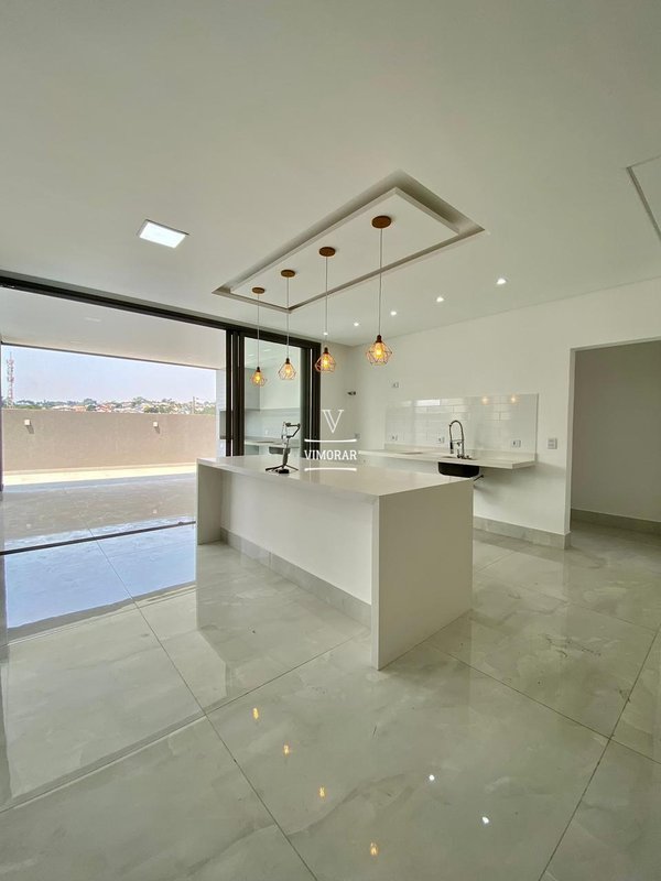 Sobrado 4 su&iacute;tes + 4 vagas de garagem  Arujá - 