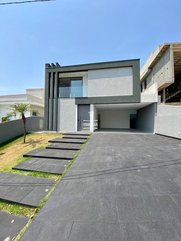 Sobrado 4 su&iacute;tes + 4 vagas de garagem  Arujá - 