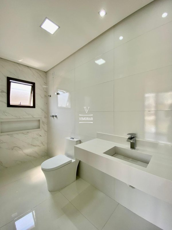 Sobrado 4 su&iacute;tes + 4 vagas de garagem  Arujá - 