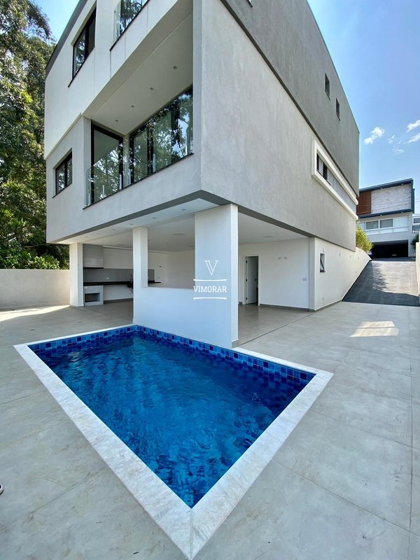 Sobrado 4 su&iacute;tes + &aacute;rea gourmet com piscina  Arujá - 
