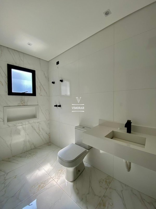 Sobrado 4 su&iacute;tes + 4 vagas de garagem  Arujá - 