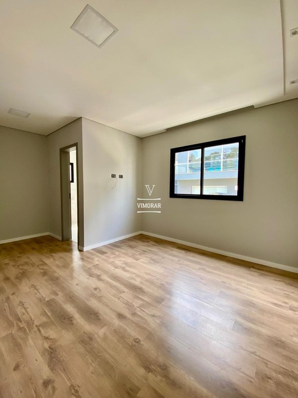 Sobrado 4 su&iacute;tes + 4 vagas de garagem  Arujá - 