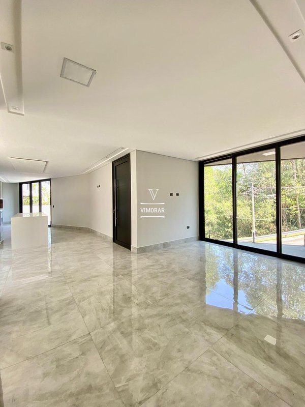 Sobrado 4 su&iacute;tes + 4 vagas de garagem  Arujá - 