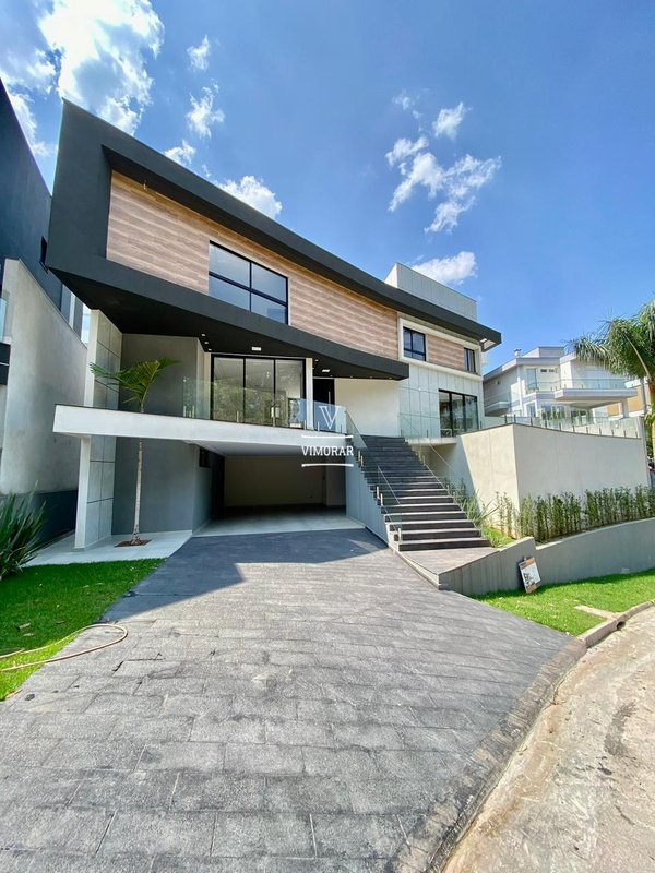 Sobrado 4 su&iacute;tes + 4 vagas de garagem  Arujá - 