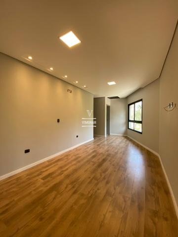 Sobrado 4 su&iacute;tes + 4 vagas de garagem  Arujá - 