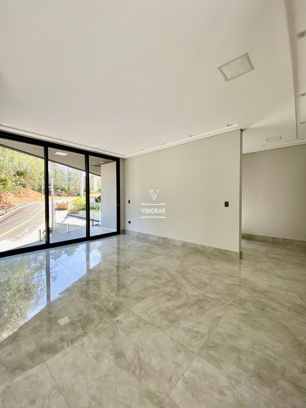 Sobrado 4 su&iacute;tes + 4 vagas de garagem  Arujá - 