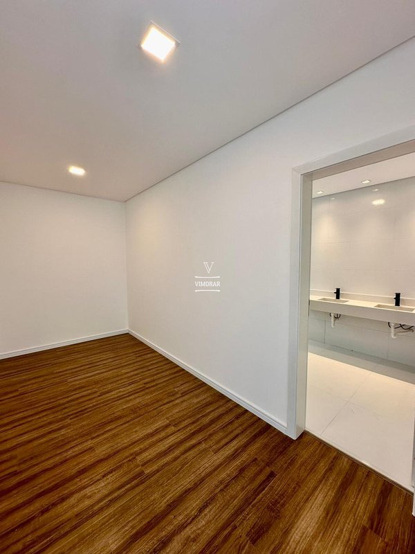 Sobrado 4 su&iacute;tes + 4 vagas de garagem  Arujá - 