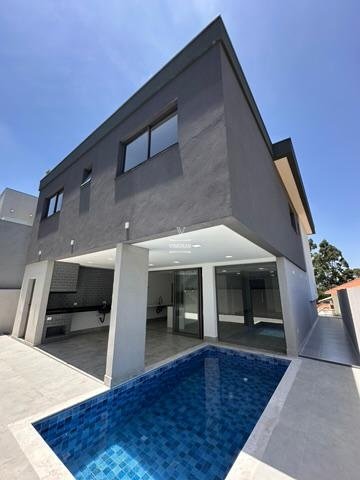 Sobrado 4 su&iacute;tes + 4 vagas de garagem  Arujá - 