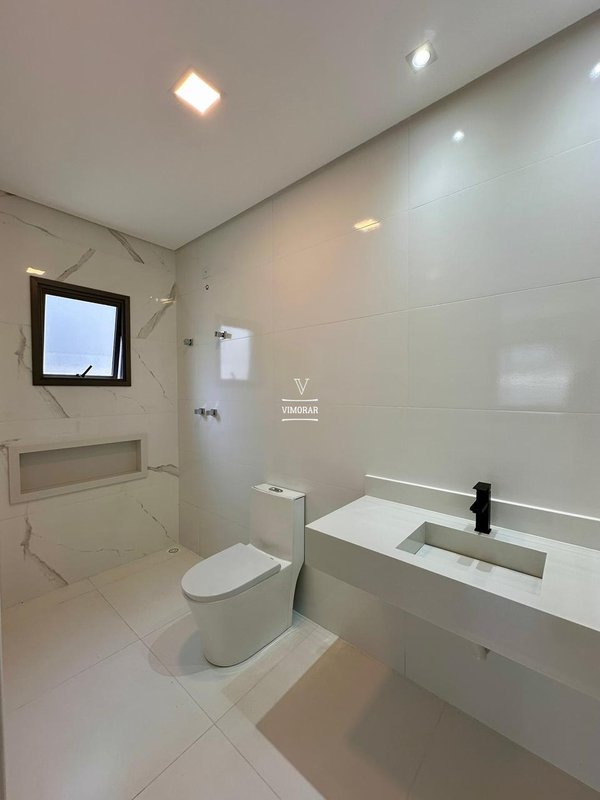 Sobrado 4 su&iacute;tes + 4 vagas de garagem  Arujá - 